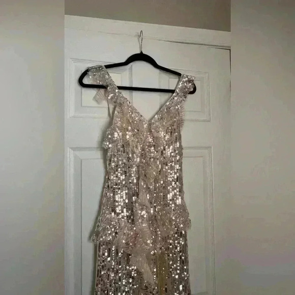 NWT: Needle & Thread Scarlett Sequin Gown Champagne/Silver - Women’s - Size 4 - Picture 3 of 17